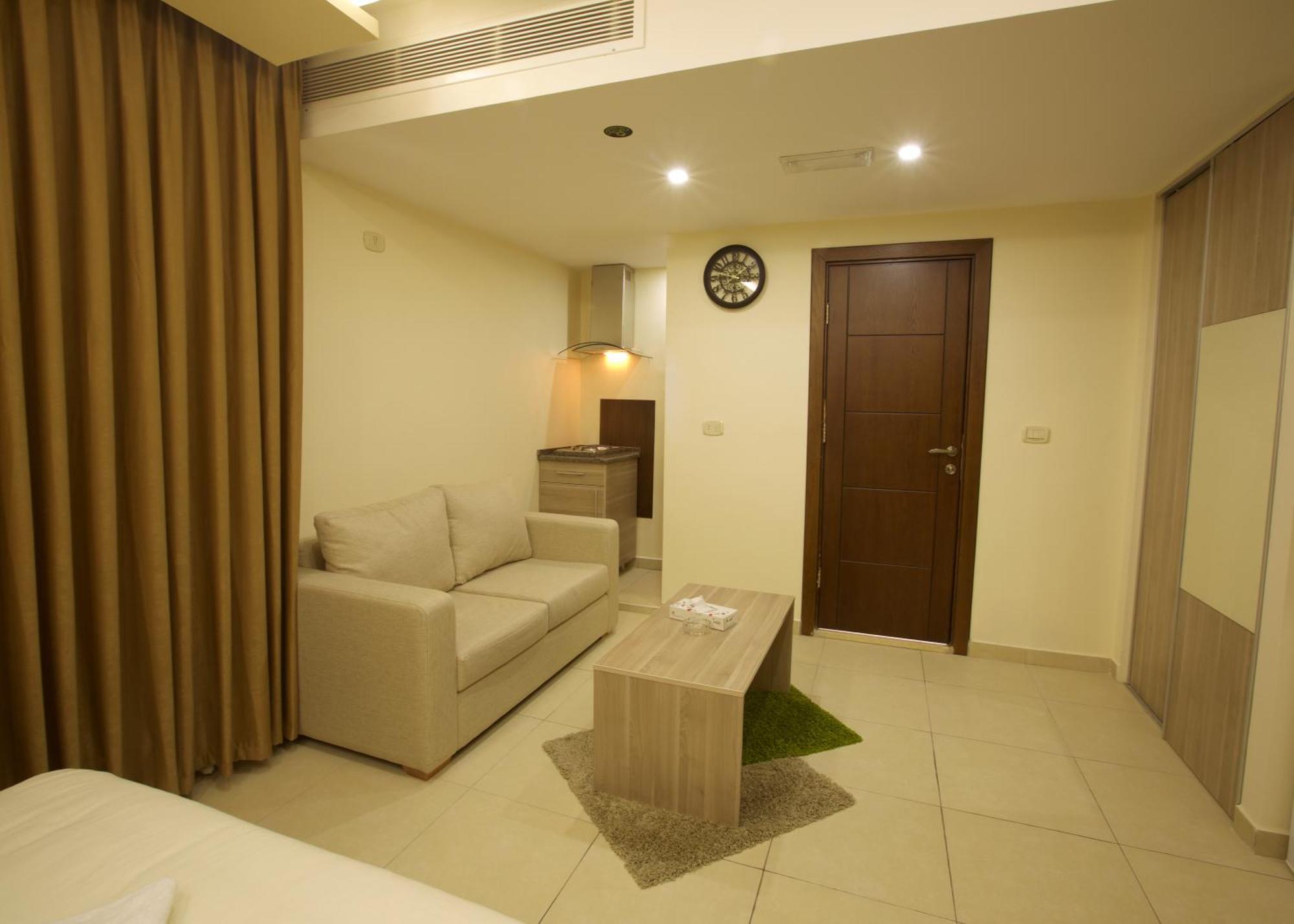 Lujain Hotel فندق النور واللجين Amman Ngoại thất bức ảnh