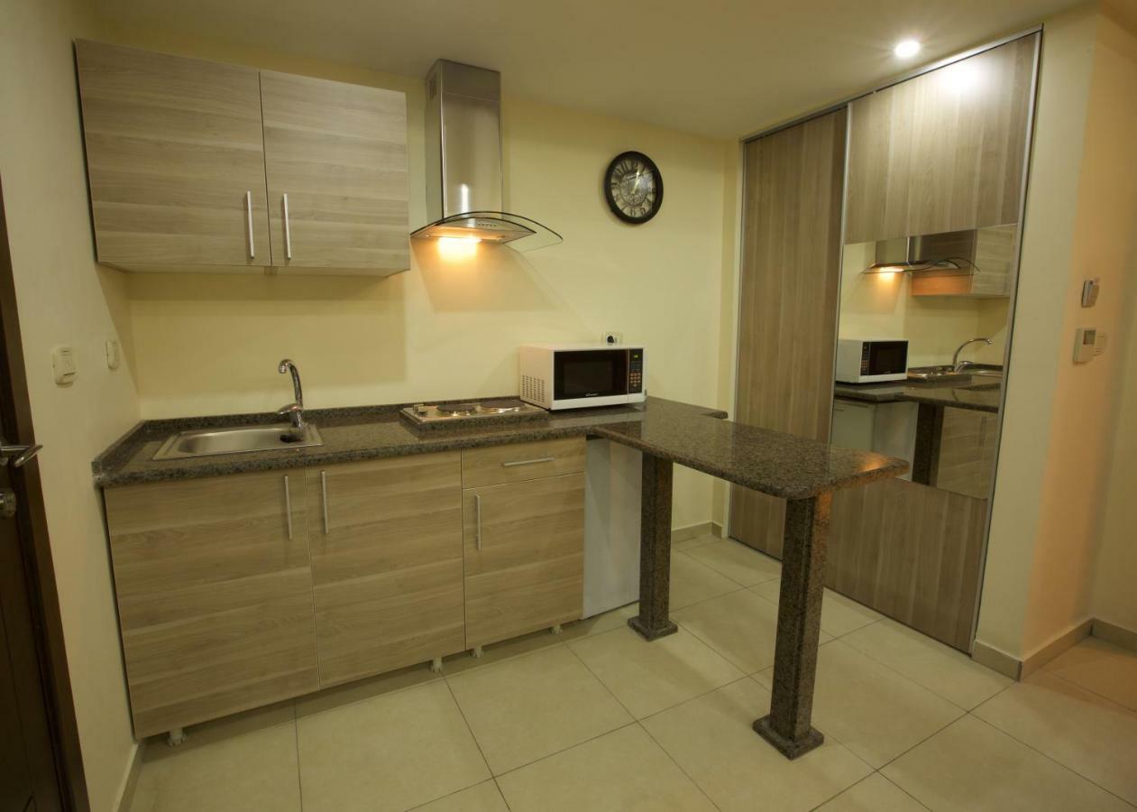 Lujain Hotel فندق النور واللجين Amman Ngoại thất bức ảnh
